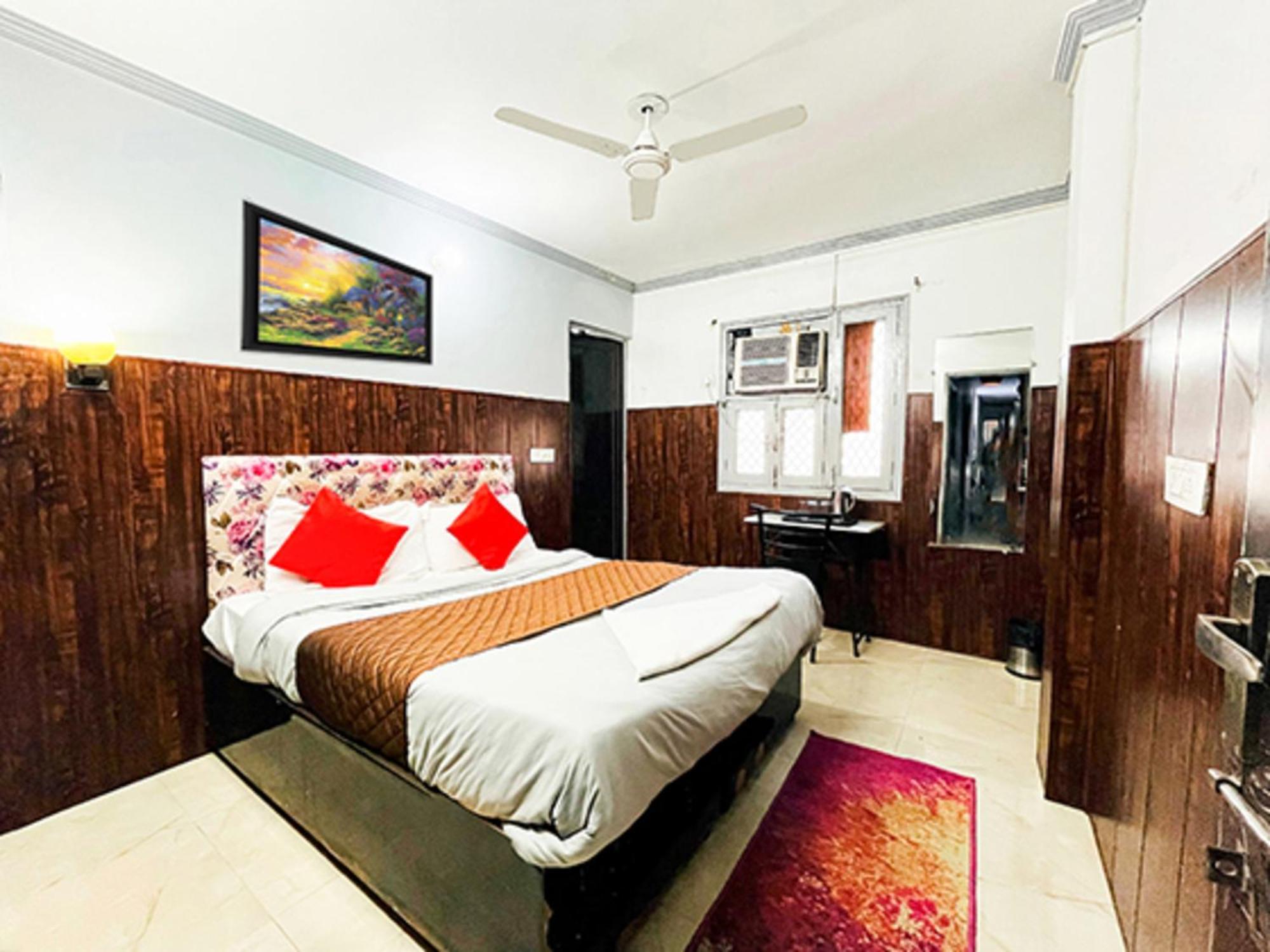 Hotel Commodo - Near Dhaula Kuan Neu-Delhi Exterior foto