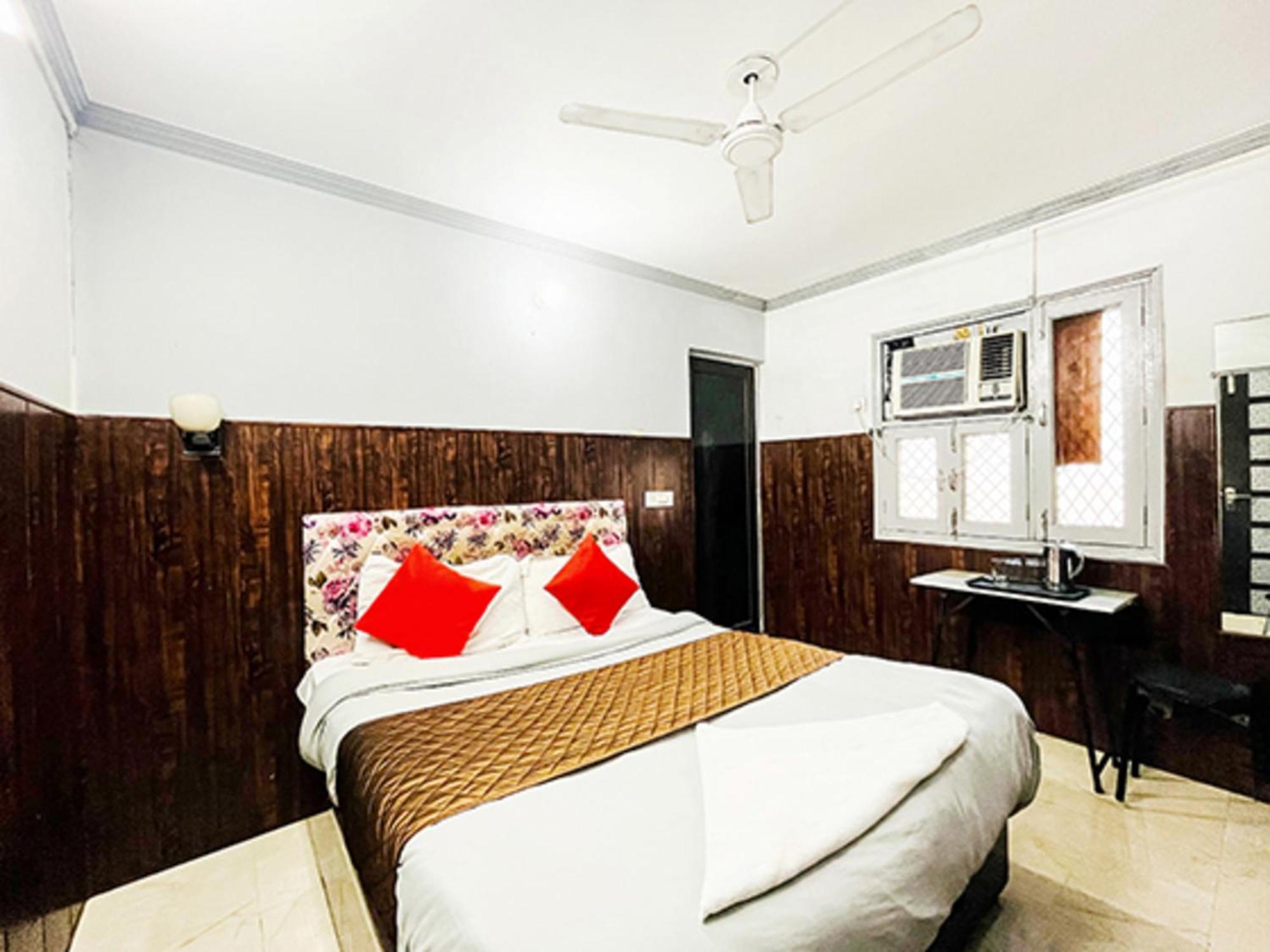 Hotel Commodo - Near Dhaula Kuan Neu-Delhi Exterior foto